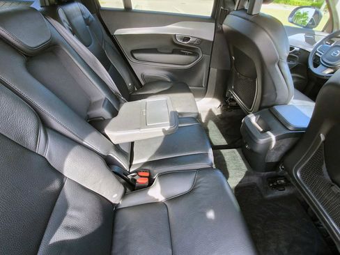 Used 2017 Volvo XC90 T5 Momentum w/ Vision Package FWD image 32