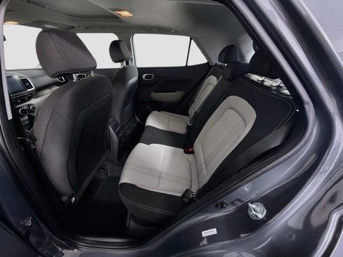 Used 2025 Hyundai Venue SEL FWD image 29