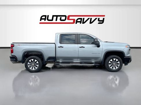 Used 2024 Chevrolet Silverado 2500 Custom w/ Custom Value Package AWD/4WD image 8