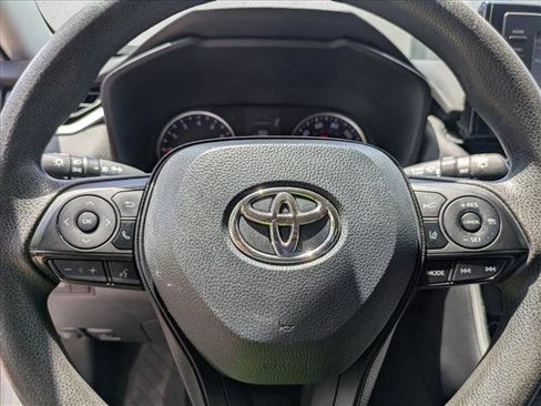 Used 2020 Toyota RAV4 XLE FWD image 13