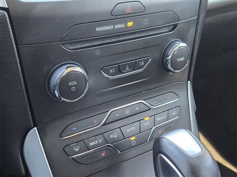 Used 2018 Ford Edge SEL w/ Equipment Group 201A image 21