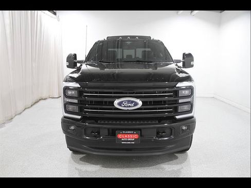 Used 2025 Ford F250 Platinum AWD/4WD image 2