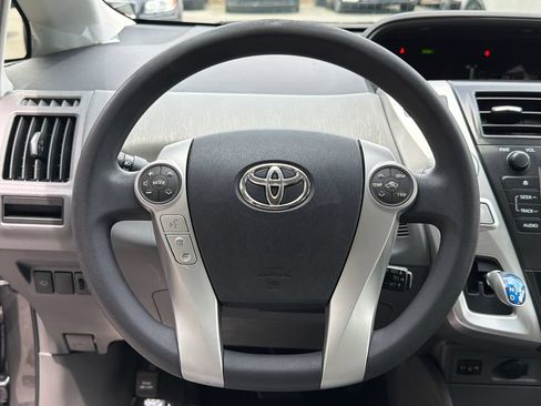 Used 2012 Toyota Prius V Five FWD image 21