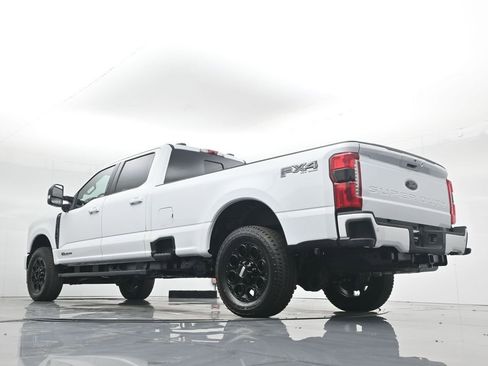 New 2026 Ford F250 Lariat w/ Black Appearance Package image 30