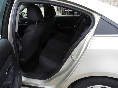Used 2013 Chevrolet Cruze LT image 20