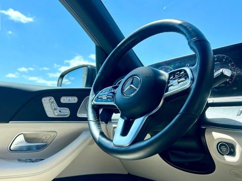 Certified 2023 Mercedes-Benz GLS 450 4MATIC image 15