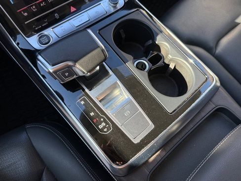 Used 2023 Audi Q8 Prestige w/ Prestige Package image 31