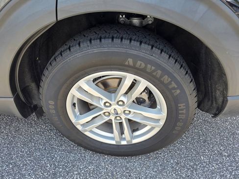 Used 2022 Ford Explorer XLT RWD image 55