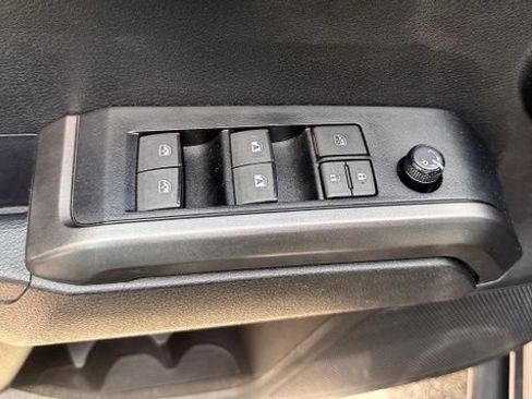 Used 2023 Toyota Tacoma TRD Off-Road w/ Technology Package AWD/4WD image 18