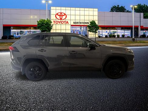 Used 2023 Toyota RAV4 LE AWD/4WD image 28