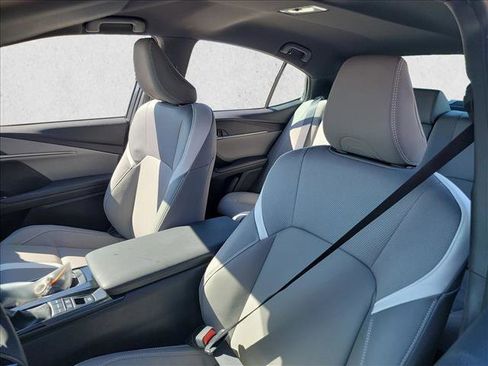 Used 2025 Toyota Camry SE w/ Convenience Package image 13