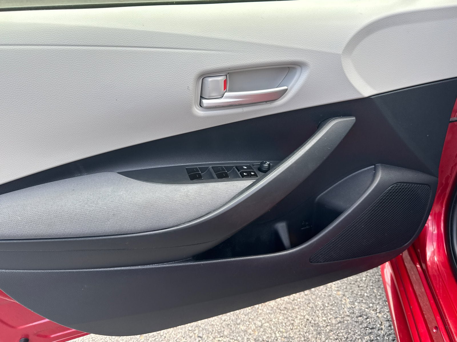 Used 2021 Toyota Corolla LE FWD image 10