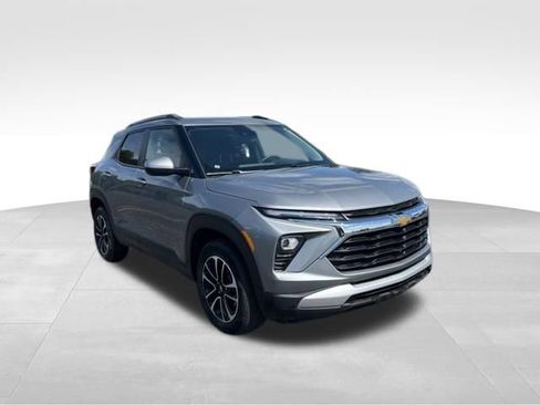 Used 2024 Chevrolet TrailBlazer LT AWD/4WD image 7