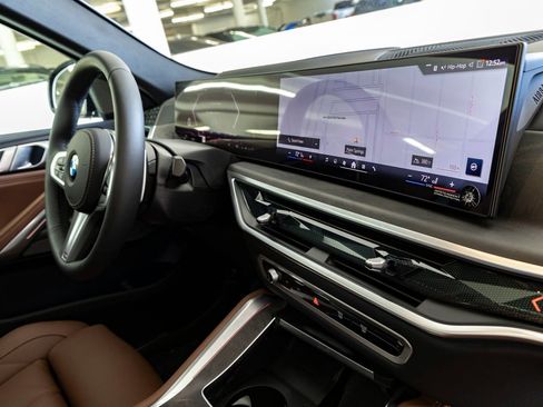 Certified 2026 BMW X6 xDrive40i w/ Premium Package image 32