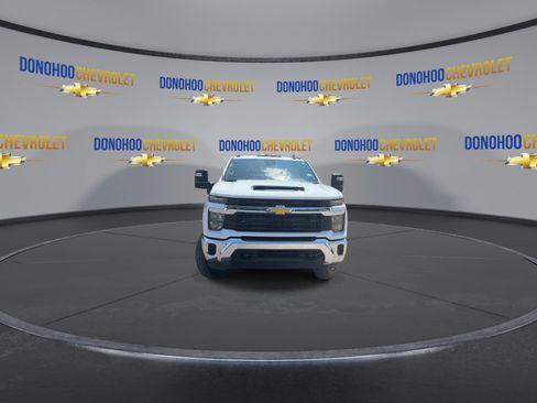 Used 2024 Chevrolet Silverado 3500 LT AWD/4WD image 6