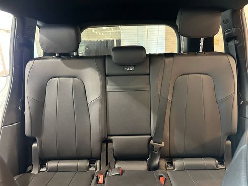 Used 2025 Mercedes-Benz GLB 250 image 41