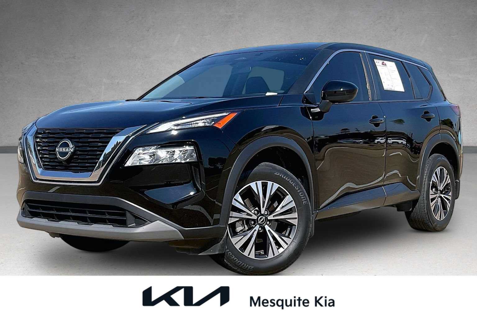 Used 2023 Nissan Rogue SV FWD image 1