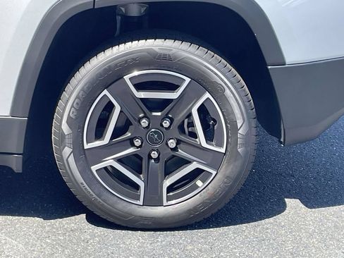 New 2026 Jeep Cherokee Laredo AWD/4WD image 13