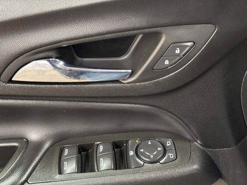 Used 2022 Chevrolet Equinox LT FWD image 30