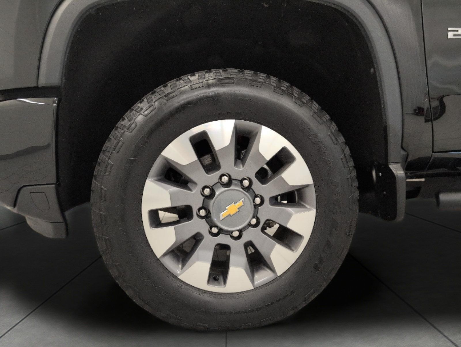 Used 2024 Chevrolet Silverado 2500 Custom w/ Custom Value Package AWD/4WD image 3