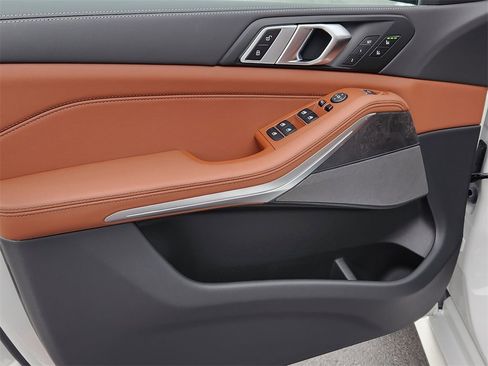 New 2026 BMW X5 M60i image 8