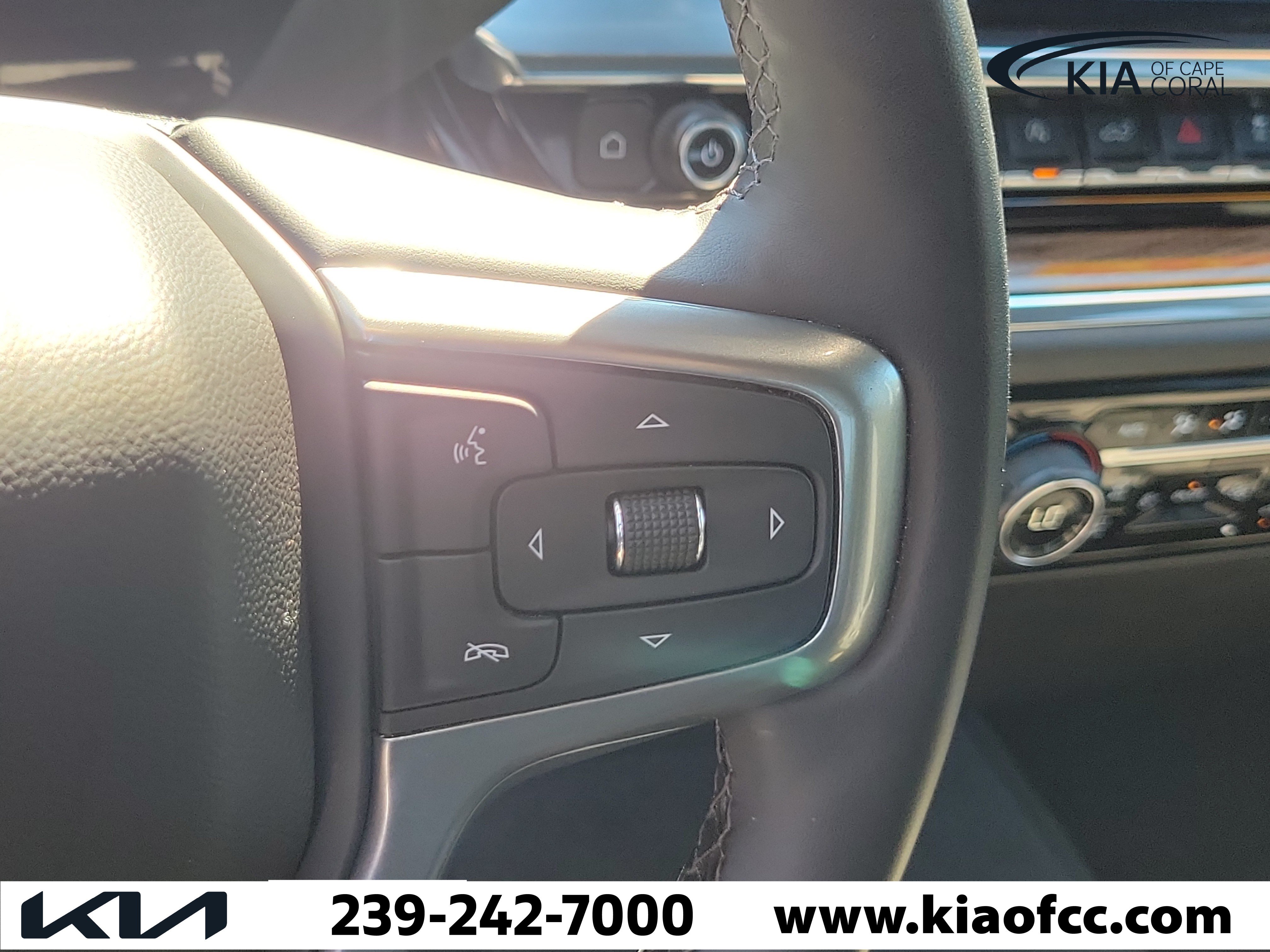 Used 2023 Chevrolet Silverado 1500 LT w/ Safety Package AWD/4WD image 25