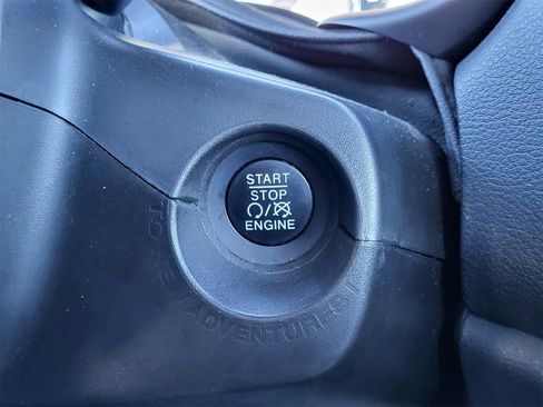 Used 2022 Jeep Renegade Altitude image 23