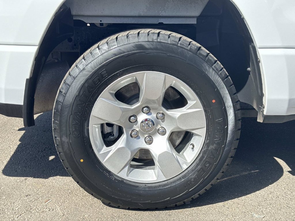 Used 2024 RAM 1500 Big Horn RWD image 30