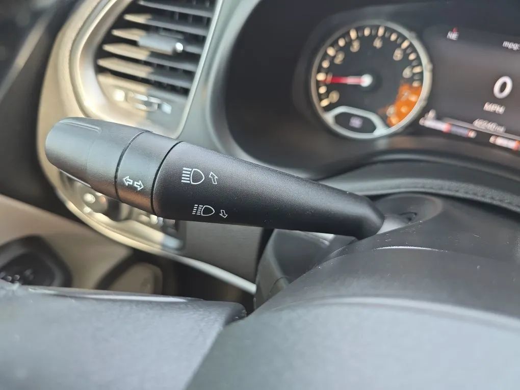 Used 2018 Jeep Renegade Limited w/ UConnect 8.4 Nav Group FWD image 22