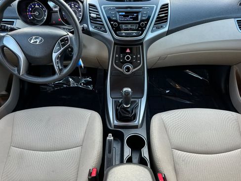 Used 2014 Hyundai Elantra SE image 4