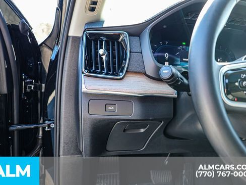 Used 2025 Volvo XC90 B6 Plus image 29