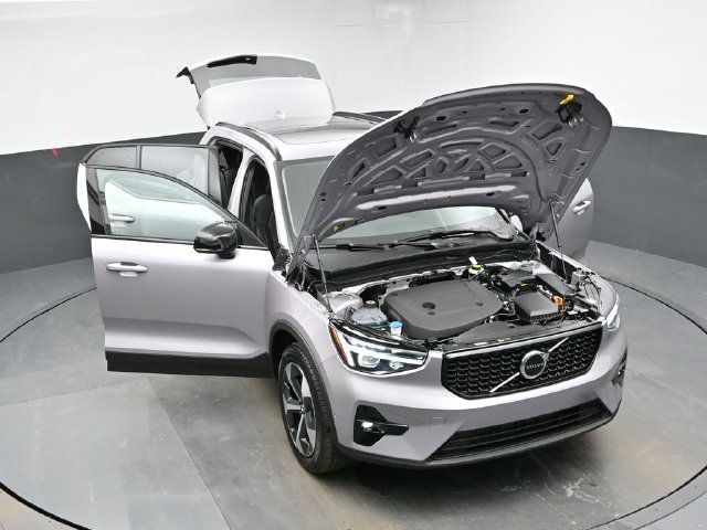 New 2026 Volvo XC40 B5 Plus w/ Protection Package Premier AWD/4WD image 41