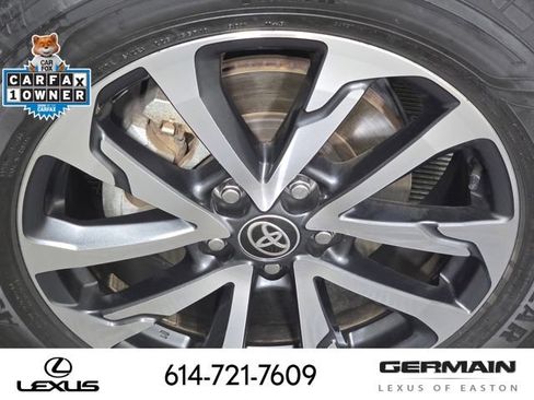 Used 2024 Toyota Corolla Cross XLE w/ Convenience Package AWD/4WD image 12