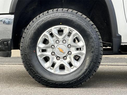 Used 2024 Chevrolet Silverado 3500 LTZ w/ LTZ Convenience Package image 26