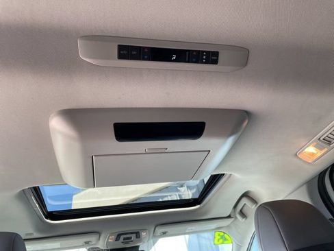 Used 2023 Toyota Sienna XLE w/ XLE Plus Package AWD/4WD image 29