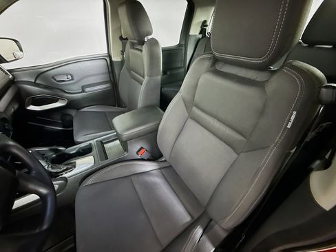 Used 2022 Nissan Frontier SV image 24