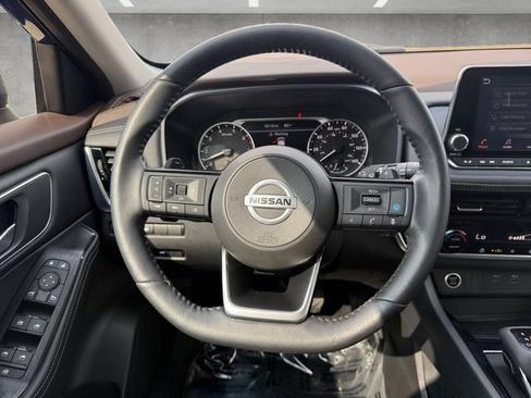 Used 2021 Nissan Rogue SV w/ Premium Package FWD image 22