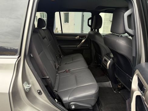 Used 2020 Lexus GX 460 Premium w/ Premium Package AWD/4WD image 25