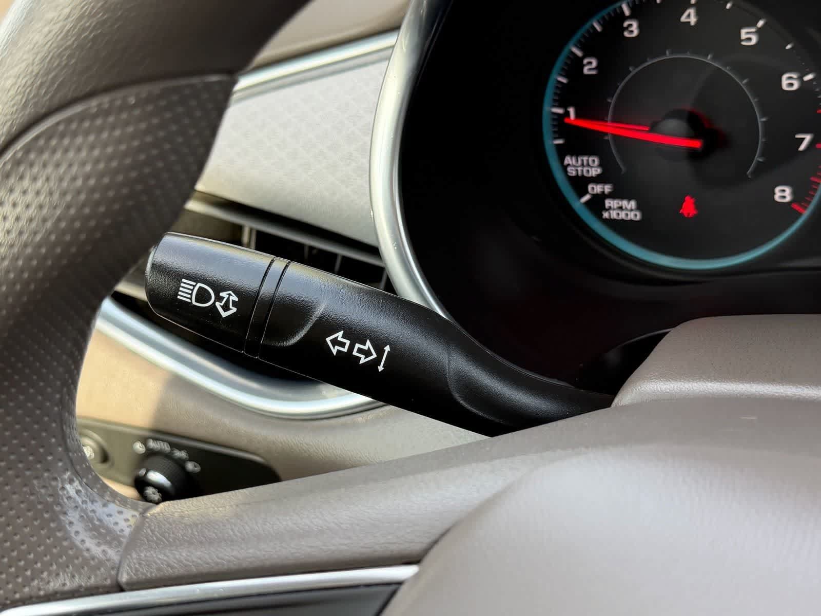 Used 2020 Chevrolet Malibu LT FWD image 28