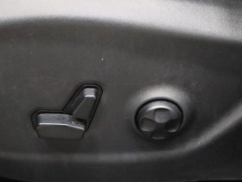 Used 2020 Jeep Cherokee Limited image 24