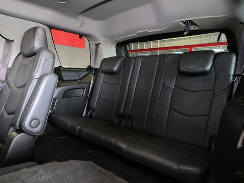 Used 2015 Cadillac Escalade Luxury AWD/4WD image 20