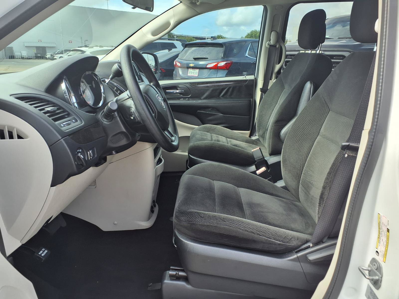 Used 2017 Dodge Grand Caravan SE w/ Power Window Group FWD image 14