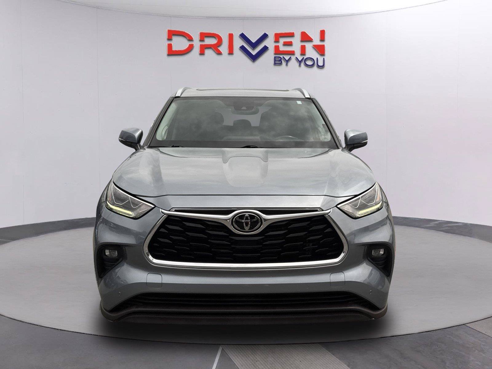 Used 2021 Toyota Highlander Limited FWD image 9