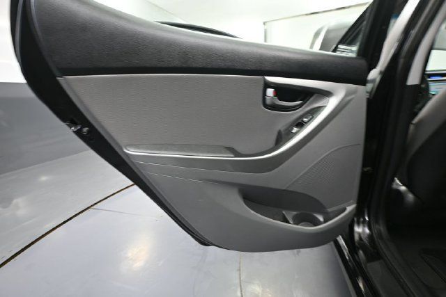 Used 2012 Hyundai Elantra Limited w/ Technology Pkg 5 FWD image 29