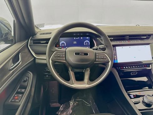 New 2026 Jeep Grand Cherokee Laredo image 21