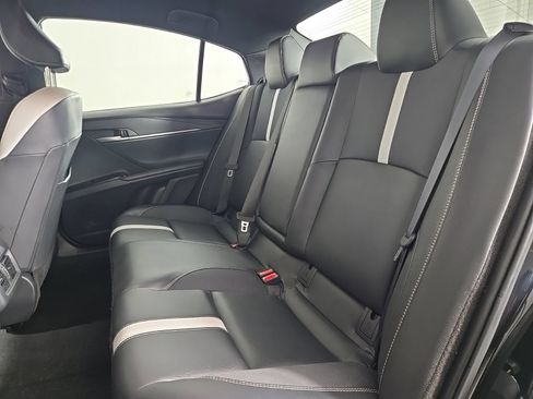 Used 2025 Toyota Camry SE FWD image 12
