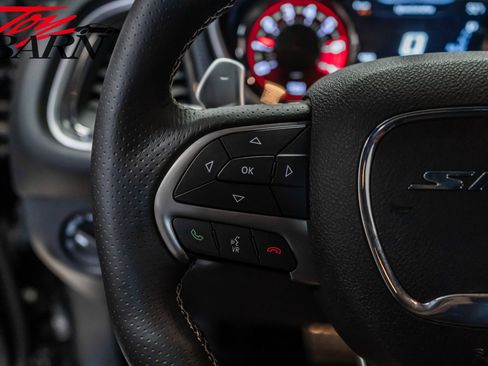 Used 2016 Dodge Challenger SRT Hellcat image 30