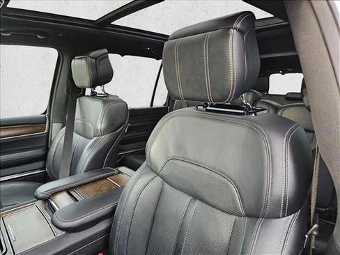 Used 2023 Jeep Grand Wagoneer 4WD w/ Flexible Seating Group image 16