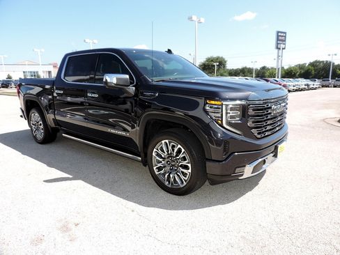 Certified 2024 GMC Sierra 1500 Denali Ultimate AWD/4WD image 3