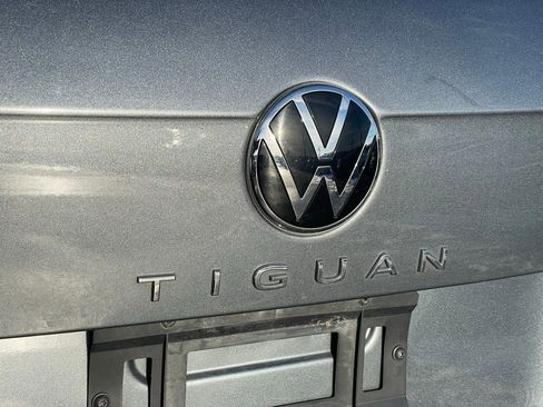 Certified 2024 Volkswagen Tiguan SE image 24